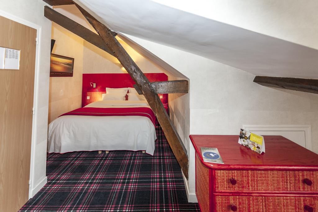 Отель Au Relais Du Gue De Selle Mezangers Экстерьер фото